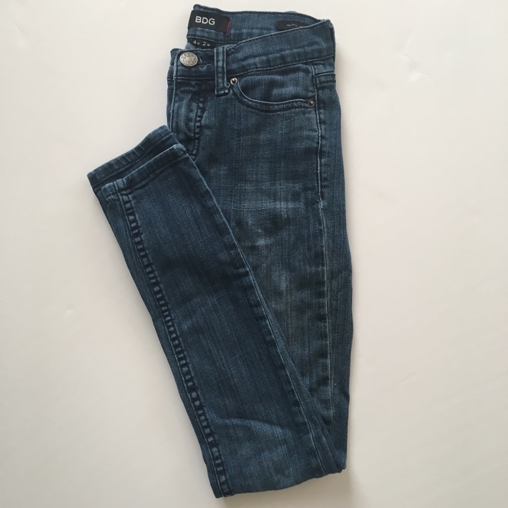 BDG l Mid Rise Jeans